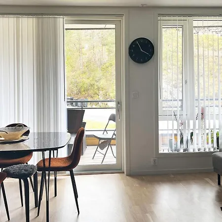 4 Person In Frekhaug 公寓